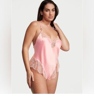 Victoria’s Secret Pink Satin Lace Teddy Rhinestone Hearts NWT Size Large